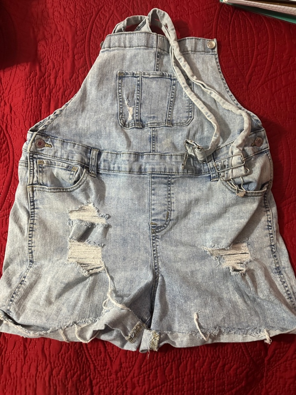 Maurice’s Light Wash Distressed Denim One-Piece Overalls size large